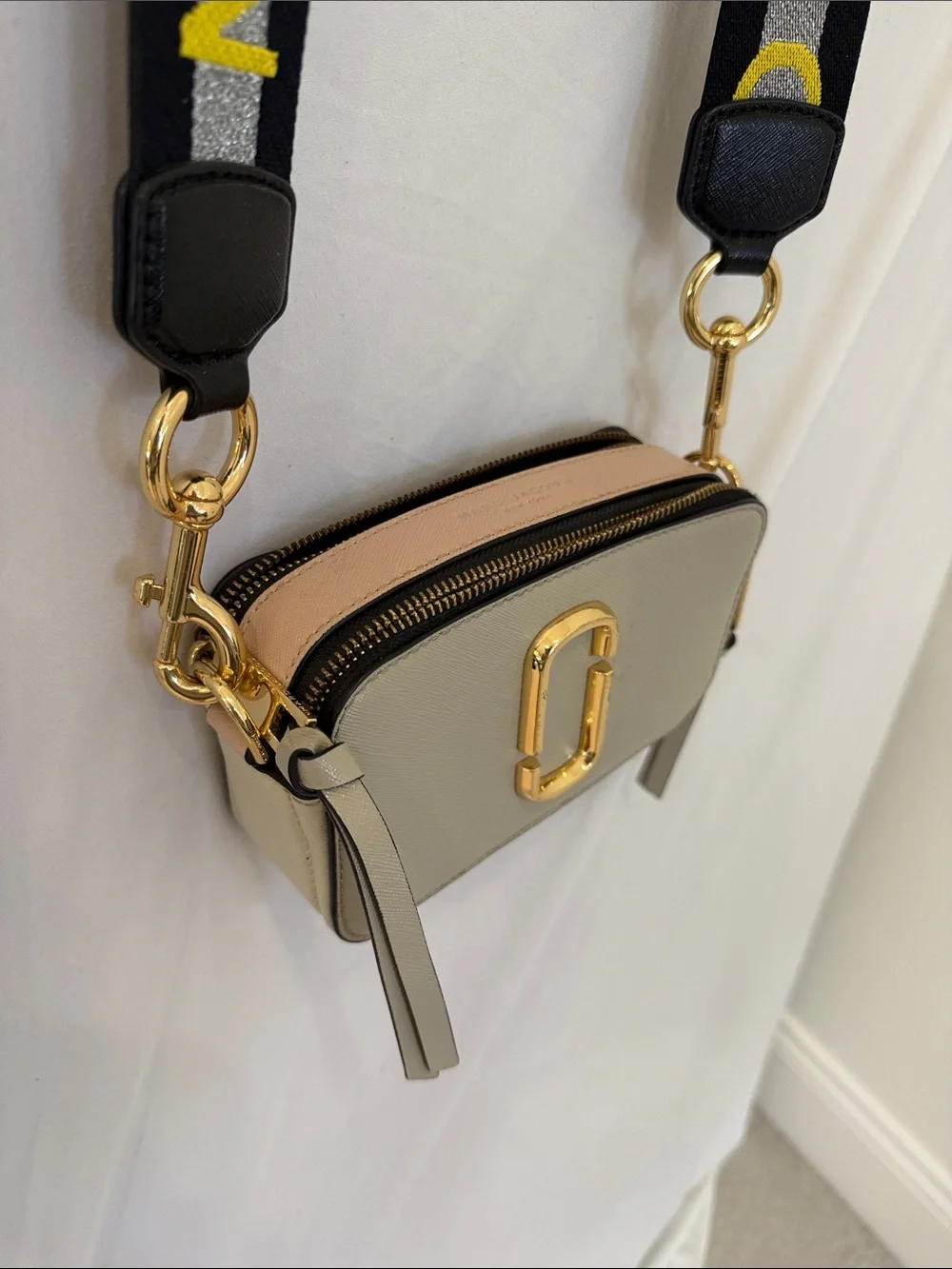 Marc Jacobs 100 authentic Snapshot Purse
